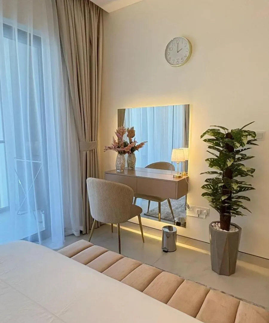 Modern 2 Bhk Apt Gym,Pool&More Dubai