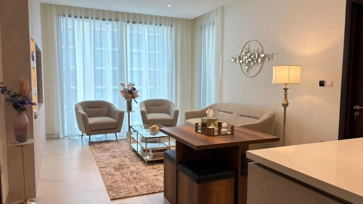 Modern 2 Bhk Apt Gym,Pool&More Dubai